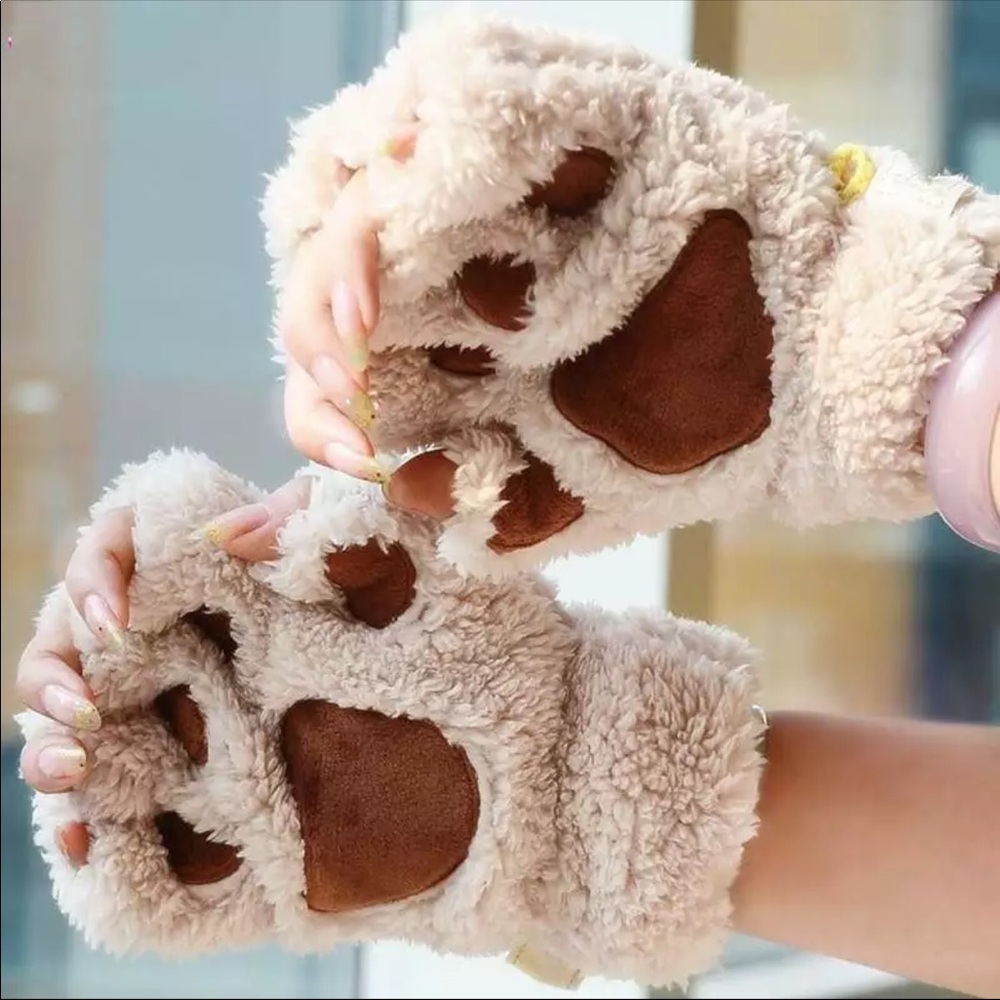 Bear Paw Fingerless Gloves - Picture 2 of 7